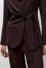 Carregar imagem no visualizador da galeria, Upama Tie Blazer - Chocolate Plum