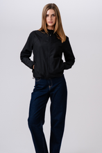 Carregar imagem no visualizador da galeria, Victoria Windbreaker - Black