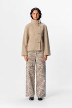 Load image into Gallery viewer, Gro Re Short Jacket - Desert Taupe