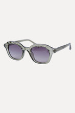 Carica l'immagine nel visualizzatore di Gallery, Amelia Sunglasses - Gradient Green