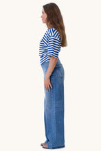 Load image into Gallery viewer, Pataya T-shirt - Blue/White