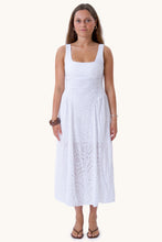 Carica l'immagine nel visualizzatore di Gallery, Asta Dress - White