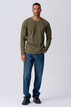 Load image into Gallery viewer, Basic Long-sleeved T-shirt - Army Green