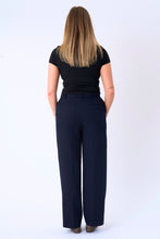 Cargar imagen en el visor de la galería, Pantalones clásicos de traje - Pinstripe azul marino