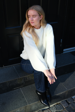 Cargar imagen en el visor de la galería, Gabriela Knit - White