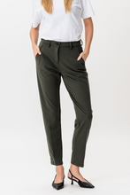 Charger l'image dans la galerie, The Original Performance Pants - Dark Green