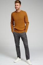 Afbeelding in Gallery-weergave laden, Cable Knit Crewneck - lichtbruin
