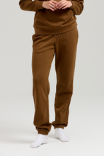 Load image into Gallery viewer, Basic Sweatpants - Brown