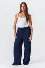 Cargar imagen en el visor de la galería, Leah Loose Pants - Dark Navy