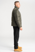 Charger l'image dans la galerie, Puffer Jacket - Olive