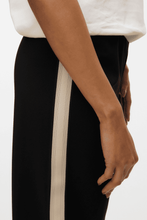 Carica l'immagine nel visualizzatore di Gallery, Berlin MW Wide Panel Pant - Black