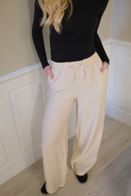 Cargar imagen en el visor de la galería, Mia Pants - Beige