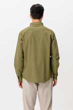 Charger l'image dans la galerie, Linen Shirt - Kiwi