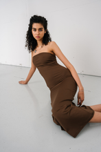 Cargar imagen en el visor de la galería, Isabella Maxi Dress - Chocolate Brown