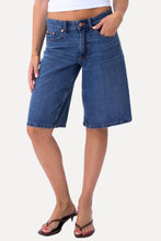 Carica l'immagine nel visualizzatore di Gallery, Denim Shorts - Medium blue