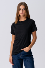 Load image into Gallery viewer, Basic Light T-shirt - Black