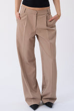 Cargar imagen en el visor de la galería, Mila Wide Pants - Beige