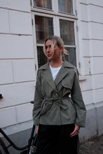 Charger l'image dans la galerie, Sia Short Trenchcoat - Khaki