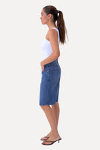 Carica l'immagine nel visualizzatore di Gallery, Denim Shorts - Medium blue