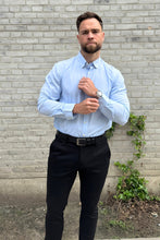Carica l'immagine nel visualizzatore di Gallery, The Original Premium Performance Shirt - Light Blue