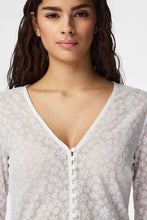Cargar imagen en el visor de la galería, Baisy Cardigan - Cloud Dancer