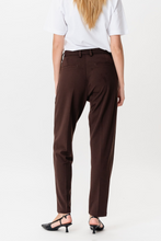 Cargar imagen en el visor de la galería, The Original Performance Pants - Dark Brown