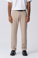 Cargar imagen en el visor de la galería, The Original Performance Pants (Regular) - Sand