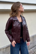 Cargar imagen en el visor de la galería, Billie Jacket - Burgundy