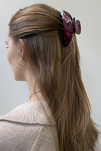 Cargar imagen en el visor de la galería, Hair Clip - Wine Red