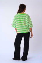 Cargar imagen en el visor de la galería, Zoe T-Shirt - Green/White