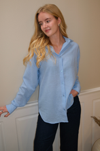 Carica l'immagine nel visualizzatore di Gallery, Lilly Shirt - Light Blue
