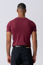 Load image into Gallery viewer, Muscle T-shirt - Burgundy Red