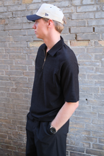 Cargar imagen en el visor de la galería, Enzo Short Sleeve Half Zip - Black