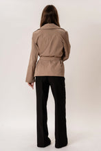 Cargar imagen en el visor de la galería, Sia Short Trenchcoat - Camel