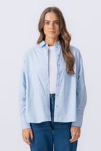 Load image into Gallery viewer, Relaxed Shirt - Light Blue