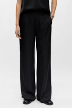 Cargar imagen en el visor de la galería, Chilli Lisa Pant - Black