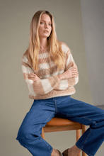 Carregar imagem no visualizador da galeria, Mila Striped Knitted Sweater - Light Camel/White