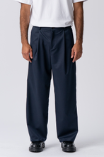 Afbeelding in Gallery-weergave laden, Pleated Wide Pants - Navy