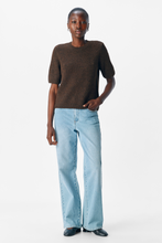Cargar imagen en el visor de la galería, Aggia S/S Knit Pullover - Seal Brown