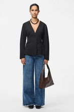 Charger l'image dans la galerie, Kamil Fitted Blazer - Black