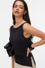 Carregar imagem no visualizador da galeria, Kira Boat-Neck Top - Black