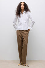 Cargar imagen en el visor de la galería, Ums V-Neck Shirt - Bright White