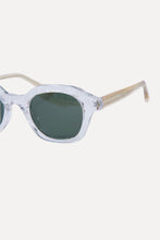 Cargar imagen en el visor de la galería, Amelia Sunglasses - Transparent-Green