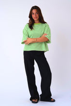 Cargar imagen en el visor de la galería, Zoe T-Shirt - Green/White
