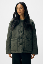 Cargar imagen en el visor de la galería, Allie Quilted Jacket - Kambaba