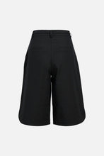 Cargar imagen en el visor de la galería, Aura Bermuda Shorts - Black