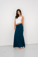 Charger l'image dans la galerie, Capri Skirt - Navy blue