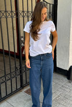 Carregar imagem no visualizador da galeria, T-Shirt básica - Branco