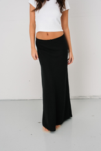 Carregar imagem no visualizador da galeria, Capri Skirt - Black