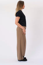 Load image into Gallery viewer, Isolde Pants - Light Brown